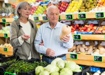 Mia’s moeder hield haar vader voortdurend onder de duim: ‘Ze schold hem letterlijk zijn graf in.’