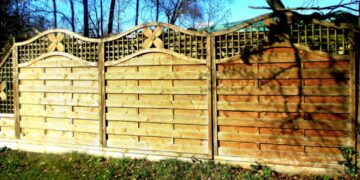 Anja weigert hogere schutting te betalen voor buren: “Ze willen privacy, maar ik moet betalen?”