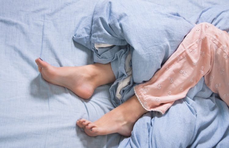 Dit is waarom je zelfs bij tropische hitte onder een deken blijft slapen