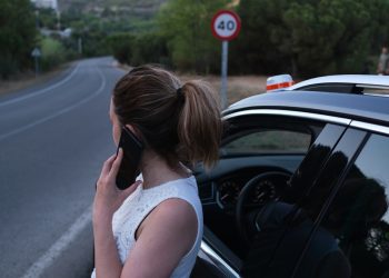 Vakantie verpest: man laat vrouw achter na ruzie en rijdt 900 km naar huis