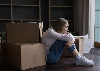 Moeder van twee wil dat haar ex vertrekt, maar stuit op onverwachte tegenstander