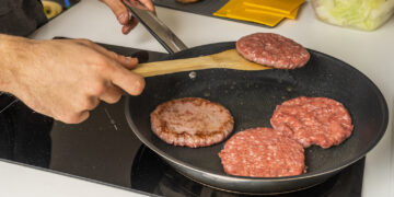Familie Jansen: “Onze buren willen dat we onze ramen dicht doen als we vlees bakken”