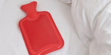 Video: Houd je hoofd koel tijdens een hittegolf: Slimme truc voor een koele nachtrust