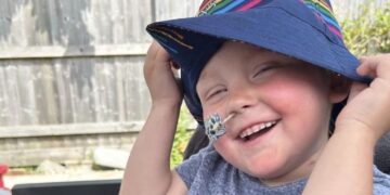 Charlotte liegt over kind met kanker om duizenden euro’s op te halen via een fonds en ontloopt gevangenisstraf