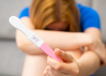 Onverwacht zwanger: ‘Mijn man bleef herhalen: het was hij of de baby’