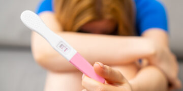 Onverwacht zwanger: ‘Mijn man bleef herhalen: het was hij of de baby’