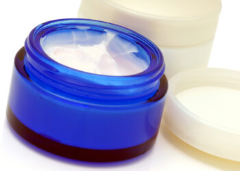 Deze goedkope dagcrème van €4.49 verslaat luxe merken: Dit is waarom!