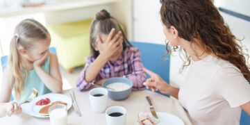 Marieke (41) blijft streng aan tafel: “Mijn kinderen moeten hun bord leegeten, tot de laatste rijstkorrel”