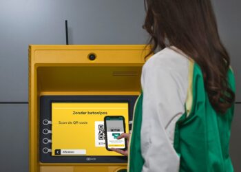 Pinpas maakt plaats voor digitalisering: ABN AMRO stapt over op geld opnemen zonder pinpas