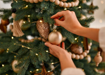 De wetenschap zegt het: Je kerstboom eerder opzetten maakt je gelukkiger!