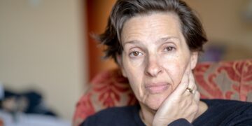 Sabine (58): “Hij heeft me nooit geslagen, maar zijn woorden deden vaak meer pijn”