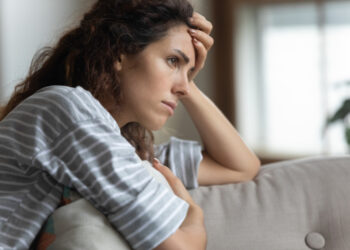 Roos worstelt met schoolreisje: “Ik kan het niet betalen en schaam me kapot”