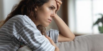 Roos worstelt met schoolreisje: “Ik kan het niet betalen en schaam me kapot”