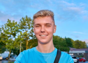 Tom (28):  “Mijn ouders vinden dat ik een huis moet kopen, maar ik wil liever reizen.”