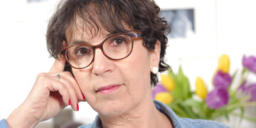 Claire (56): Ik ben nog niet klaar voor een man die met pensioen is”