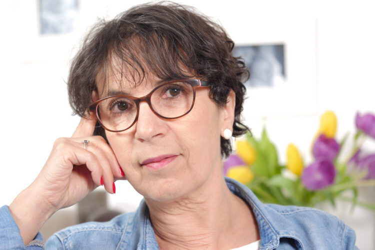 Claire (56): Ik ben nog niet klaar voor een man die met pensioen is”
