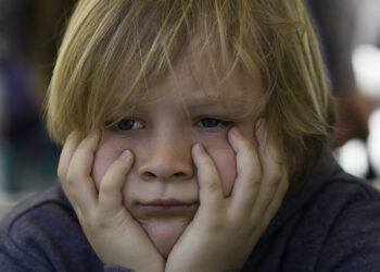 Tineke’s strijd: “Mijn 10-jarige zoon is altijd ontevreden met wat hij krijgt”