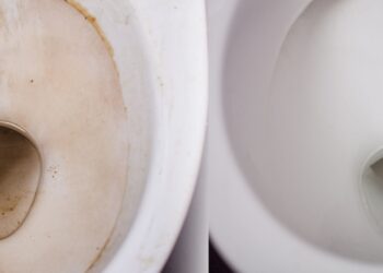 Bruine aanslag verdwijnt direct met dit simpele en goedkope huismiddeltje