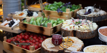 Door deze truc laten buffet restaurants je minder eten en maken ze winst!