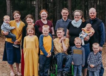 Lisa, moeder van 11 kids opnieuw zwanger: “We geven 1400 euro per maand uit aan eten”