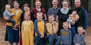 Lisa, moeder van 11 kids opnieuw zwanger: “We geven 1400 euro per maand uit aan eten”