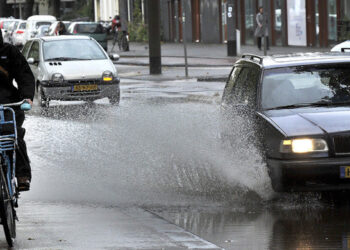 Natgespat door een automobilist? Mogelijk heb je recht op een vergoeding