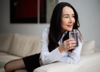 Om deze reden moet je iedere ochtend een glas warm water op een lege maag drinken