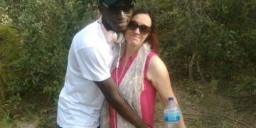 Heidi (31) laat negen kinderen achter voor haar grote liefde uit Gambia