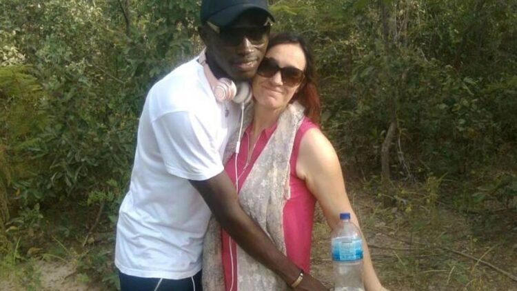 Heidi (31) laat negen kinderen achter voor haar grote liefde uit Gambia