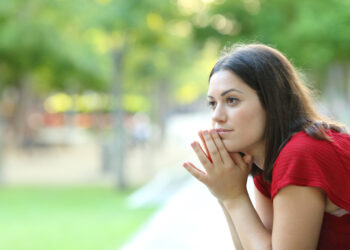 Mirella doorbreekt het taboe: “Ik heb spijt van moederschap”