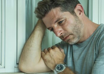 Ruben (42): “Mijn vrouw en ik werken beide fulltime, toch komen we niet rond”