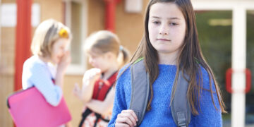 Eline’s dochter worstelt met nieuwe juf: ‘Ze gaat vaak huilend naar school’