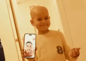 Jong Oranje-speler zorgt voor onvergetelijke verrassing voor ziek kind