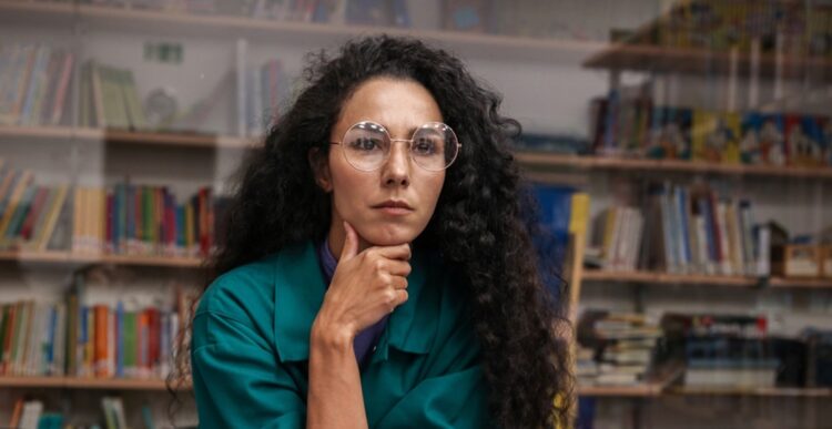 Fatima (38): “Ik trouwde met mijn ex-schoonvader om voogdij over mijn kinderen te behouden – en nu wil hij zelf vader worden van mijn jongste”