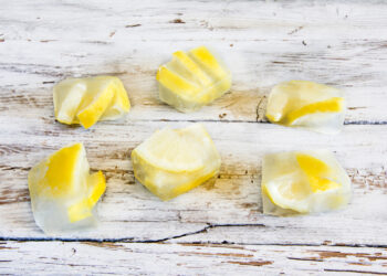 Waarom slimme koks citroenen invriezen: ontdek de voordelen van deze simpele truc