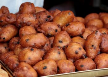 Anja (58): “2,50 euro voor een oliebol? Dat slaat toch helemaal nergens meer op!”