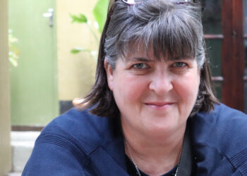 Willemijn (54): “Ik verlang naar liefde, maar mijn onvermogen tot monogamie drijft iedereen bij me vandaan”