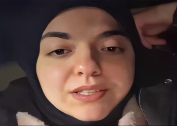 Dame met hoofddoek: “Ik vier geen kerst en doe bewust niet mee aan ‘hun’ tradities”