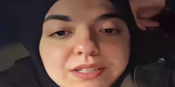 Dame met hoofddoek: “Ik vier geen kerst en doe bewust niet mee aan ‘hun’ tradities”