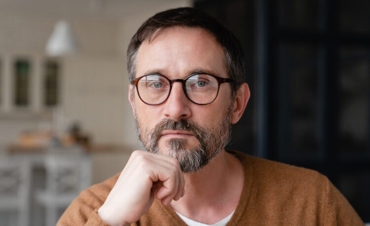 Hans (37): ‘Mijn schoonouders houden zich niet aan onze regels. Moet ik hen hierop aanspreken?’