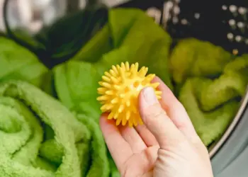 Slimme truc om je was sneller te drogen in de winter: bespaar energie en geld