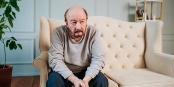 Jeroen (45): “Ik verbrak het contact met mijn dochter vanwege haar plastische chirurgie – nu maakt ze mij kapot”