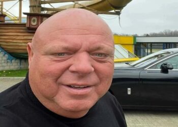 Grote politie-inval op vakantiepark Peter Gillis