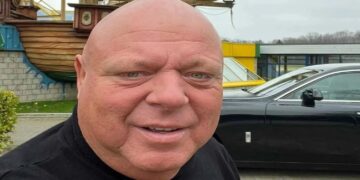 Grote politie-inval op vakantiepark Peter Gillis