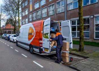 Post NL staat onder vuur: Steeds meer klachten en ‘niet-thuis’ briefjes van PostNL