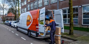 Post NL staat onder vuur: Steeds meer klachten en ‘niet-thuis’ briefjes van PostNL