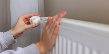 Verwarming weer gebruiken? Zo ontlucht je jouw radiatoren op de juiste wijze