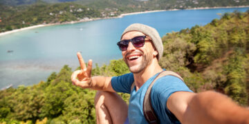 Lucas (36): “Ik besloot mijn ouders niet in mijn testament op te nemen – nu chanteren ze me en dreigen ze mijn leven te ruïneren”