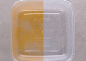 Dit is de snelste manier om vieze vlekken uit plastic bakjes te verwijderen