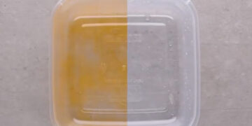 Dit is de snelste manier om vieze vlekken uit plastic bakjes te verwijderen